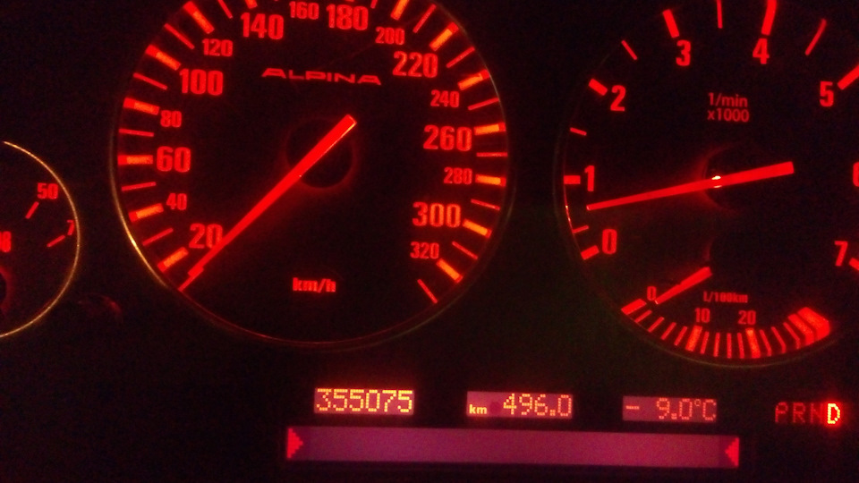 Пробег — Alpina B10 (E39). Запчасти на фото: KM4960