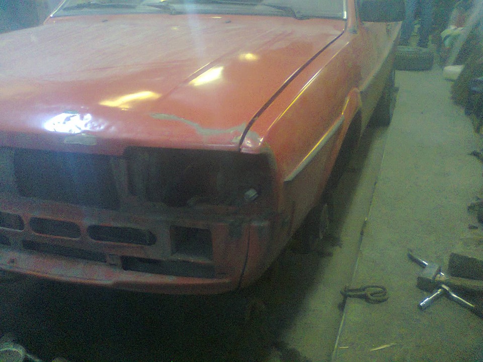 Вытяжка кузова после удара. — Volkswagen Passat B2, 1,6 л, 1984 года ...
