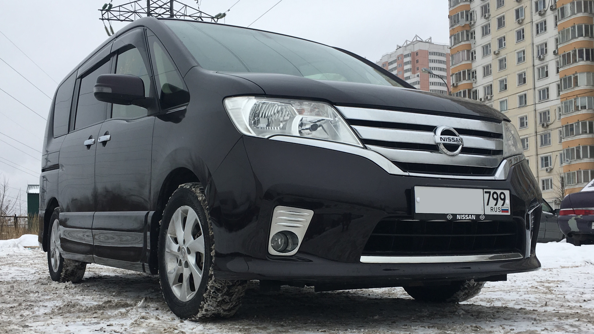 Ниссан серена с26. Ниссан Серена с 26 на проставках. Nissan Serena 2018. Губа Серена 26. Nissan Serena 2010 на проставках.