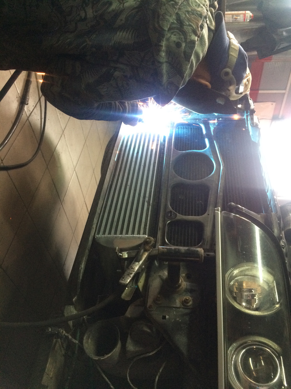 Установил интеркулер большего размера — BMW 5 series (E39), 3 л, 2001 ...