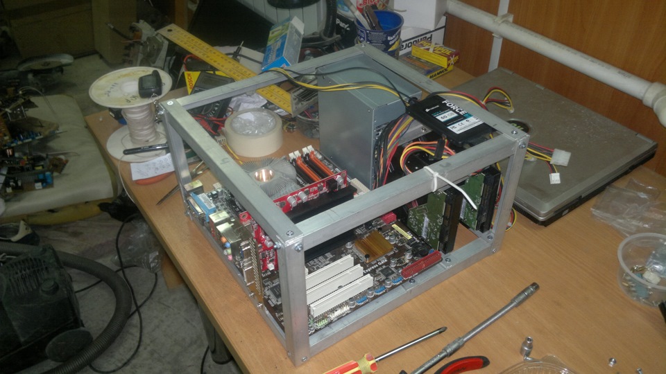 электронные самоделки радиолюбителей. фонарик из электронной сигареты. делаем электронику. интересные электронные самоделки. самоделки для электронщика.