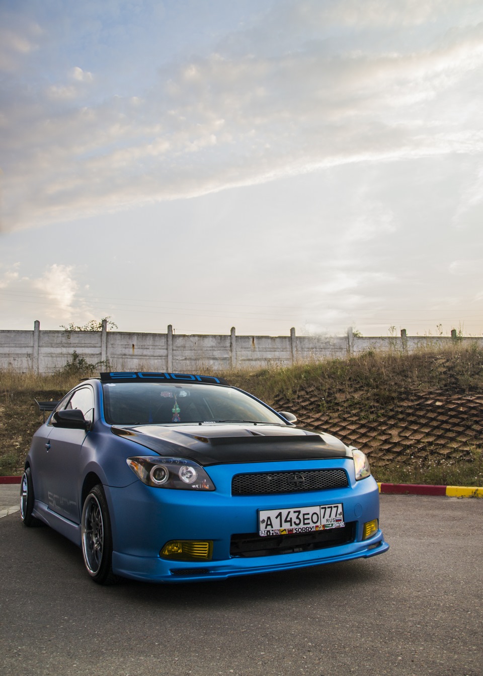 Машина Scion TC