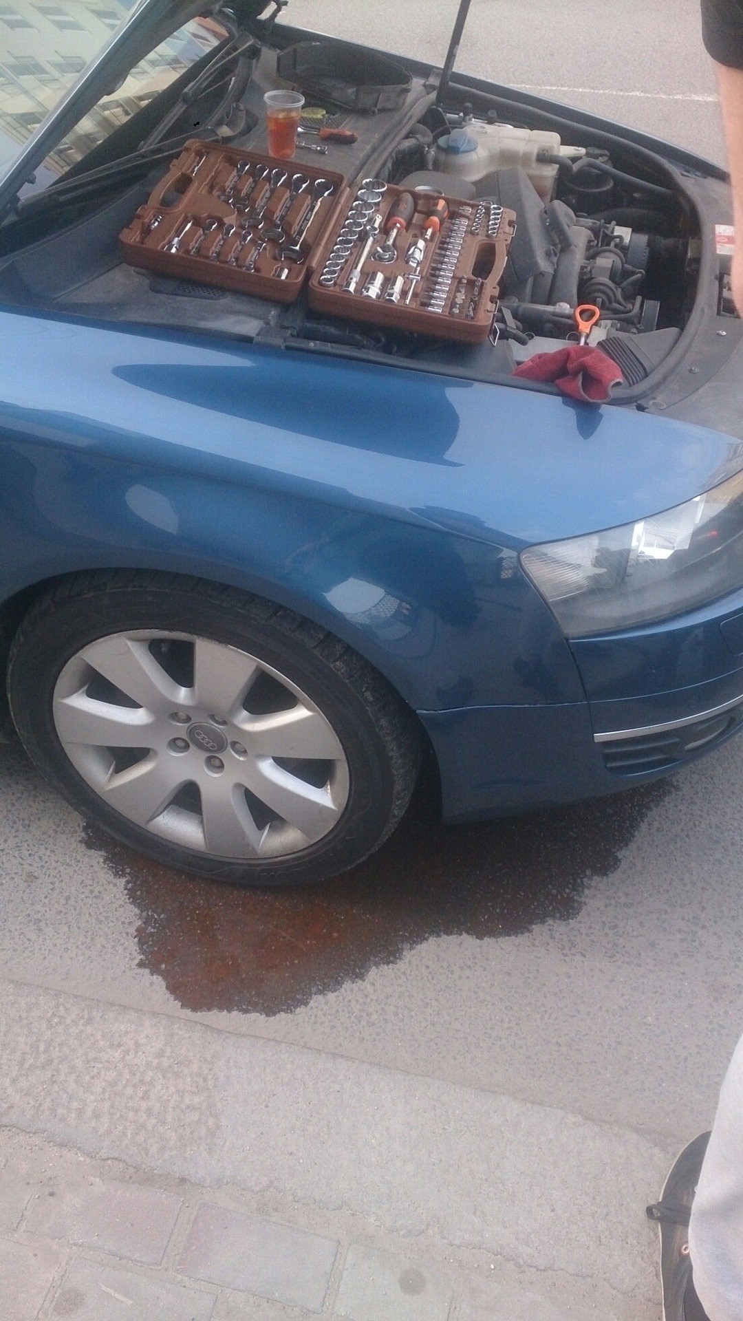 Потекла помпа, попутно ревизия клапанных крышек, замена триподов — Audi ...