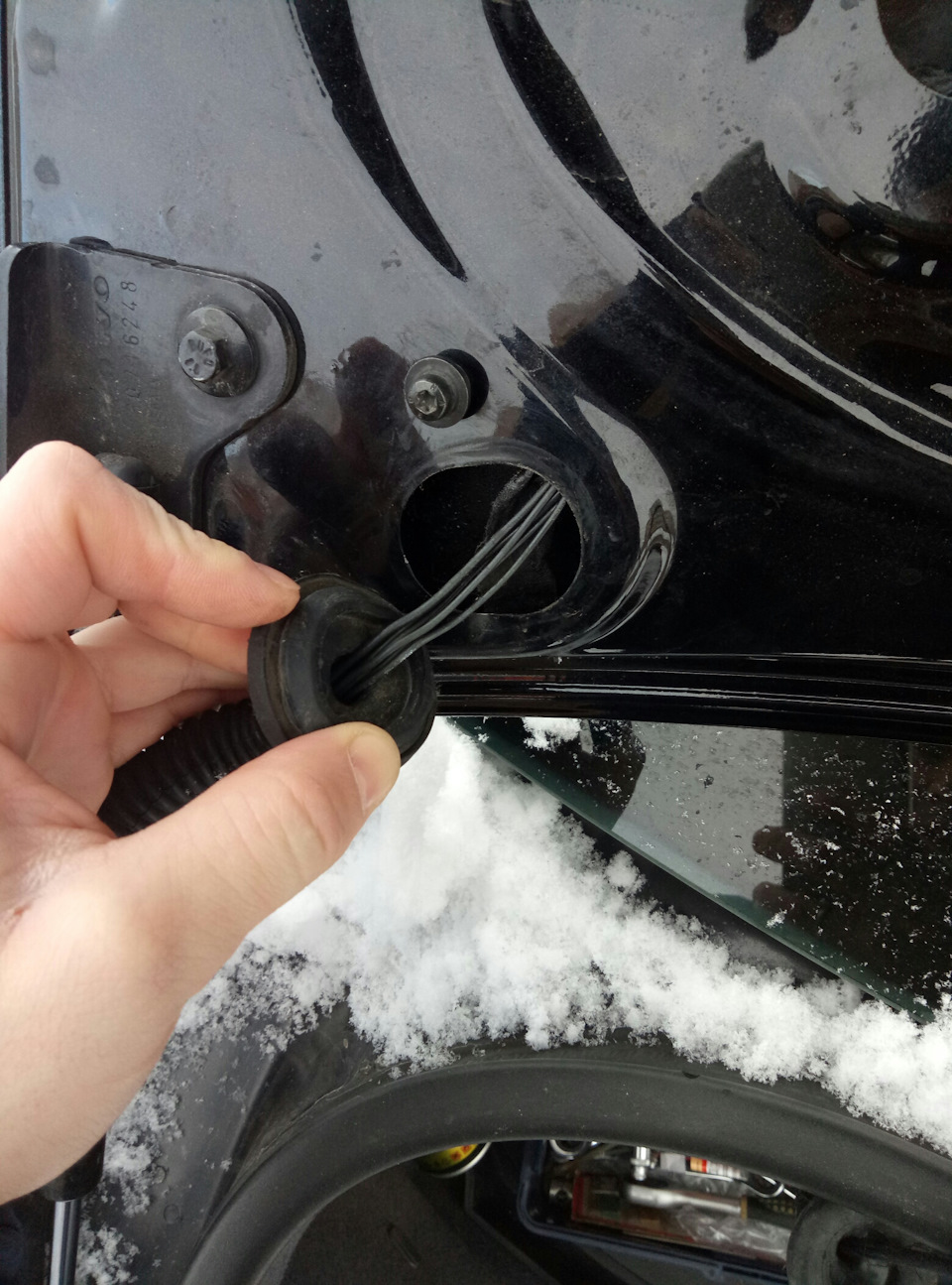 Кнопка багажника — Volvo S40 (2G), 2,4 л, 2007 года | своими руками ...