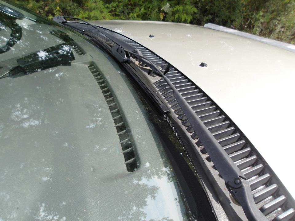 Установка бескаркасных дворников — Mazda Demio (1G), 1,3 л, 2001 года ...