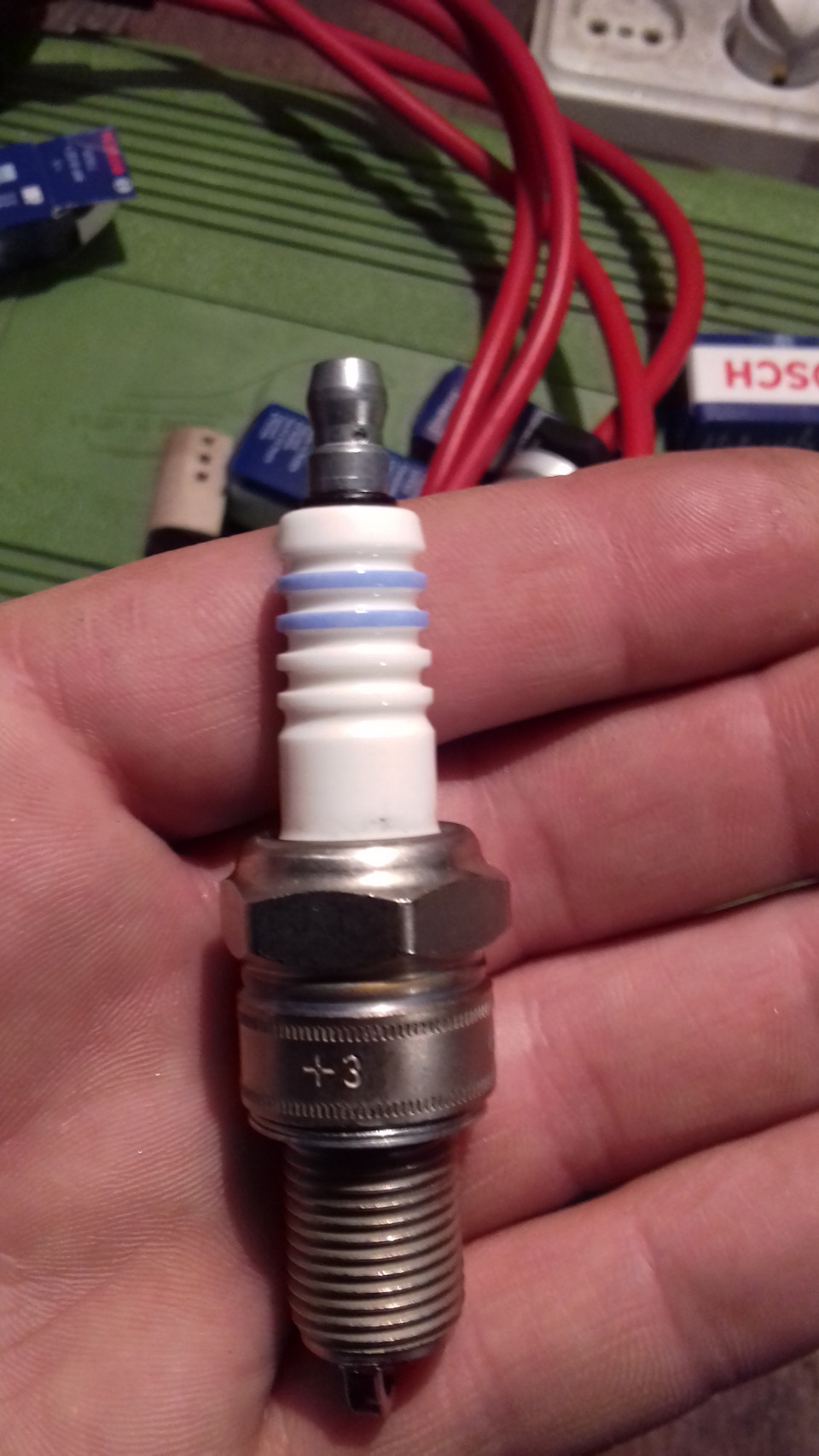 Новые свечи Bosch + ВВ провода новые — Daewoo Lanos, 1,5 л, 2008 года ...