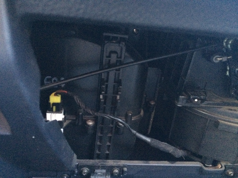 Замена салонного фильтра — Hyundai Getz, 1,6 л, 2005 года | расходники ...