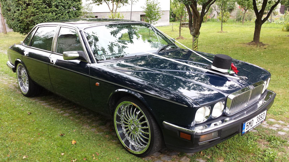 Jaguar xj12 1993. Ягуар 40. Jaguar xj 40 1986. Ягуар xj6 1987. Jaguar xj daimler 1986.