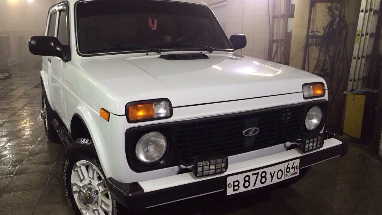 Lada 4x4 3D 1.8 бензиновый 2011 | 