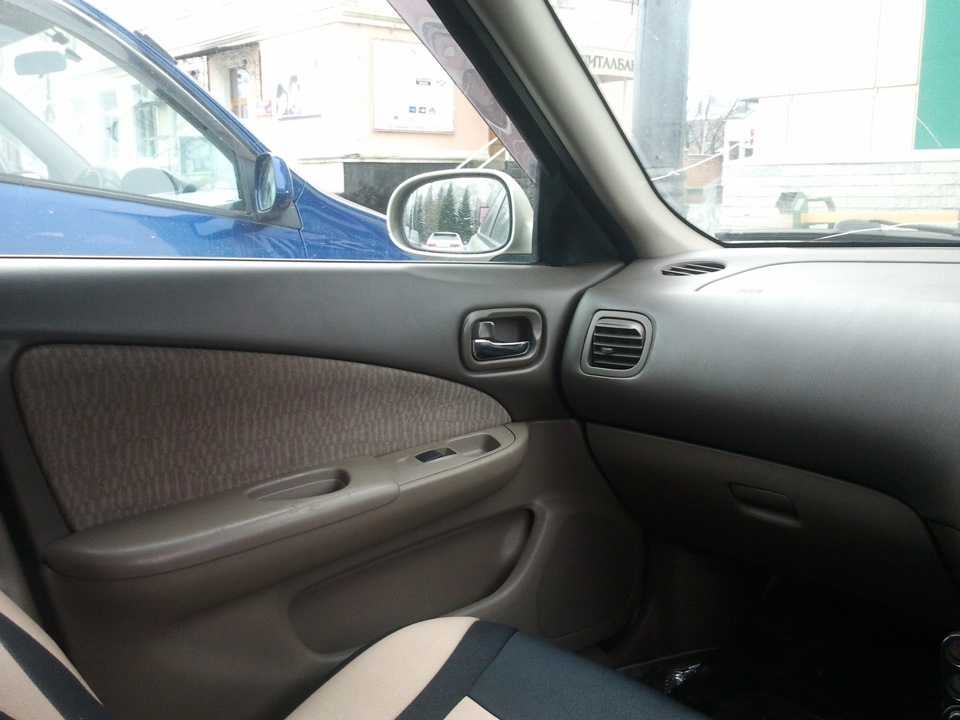 Nissan Sunny 2003 салон