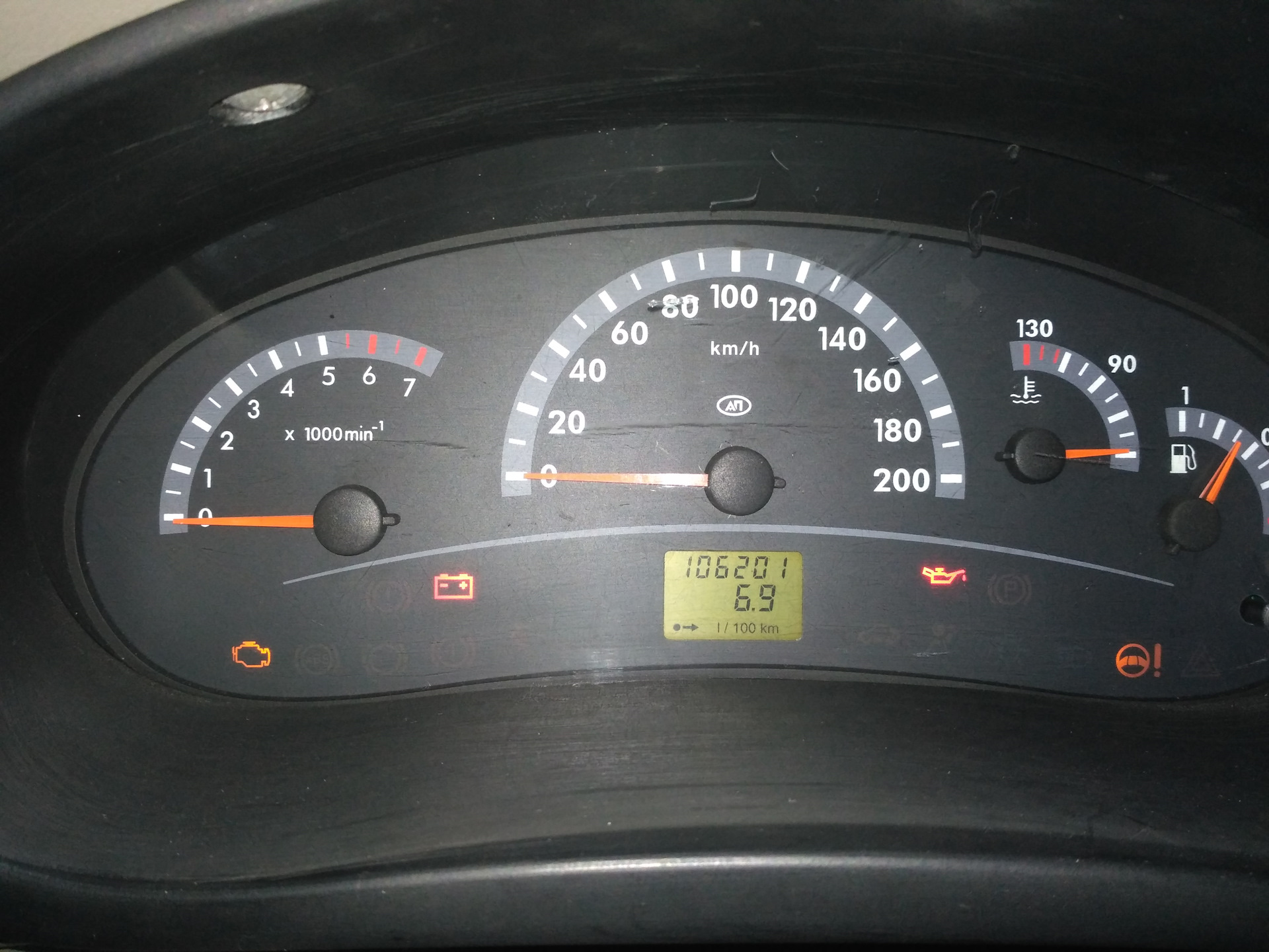 Объем бака калина 2. Шкала бензина ваз 2114. Полный бак калина 2. Объем бака калина 1. Расход топлива калина 1,6.