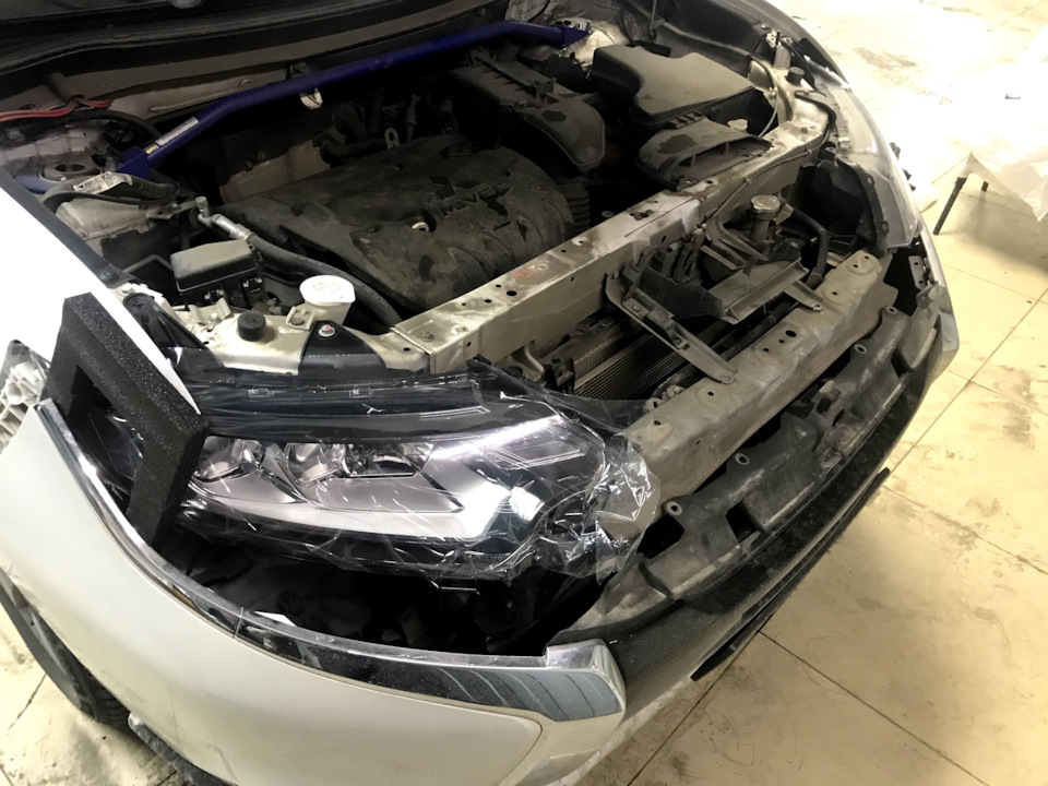 Инсталлирована правая Светодиодная фара. Начинаем замену левой. — Mitsubishi Outlander (3G)