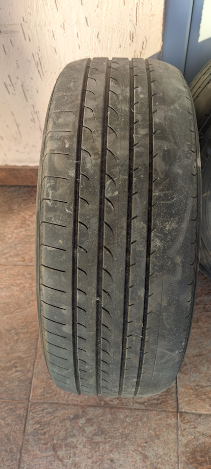 Шины летние Yokohama 225/60 R17, литые диски 7,5Jx17 ET45 5x120. Б/у ...