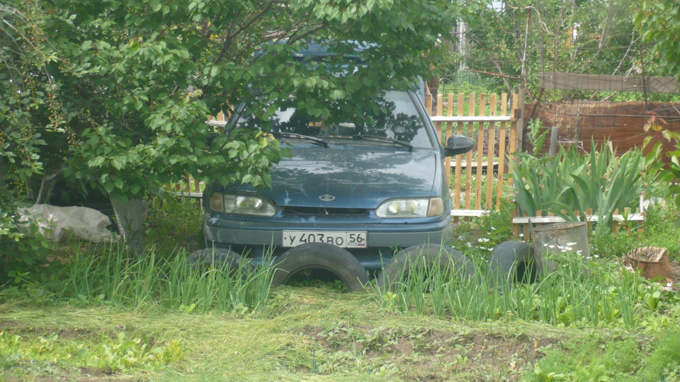 Двигатель сам набирает обороты до 2000, при переключении скоростей ...