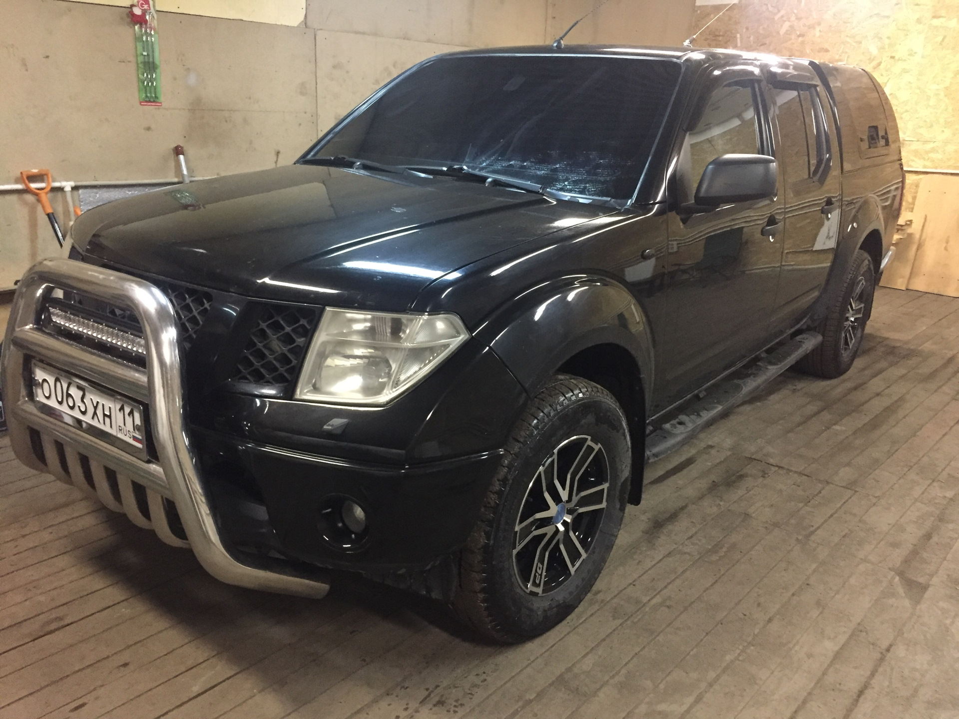 Nissan Navara 2005 Black