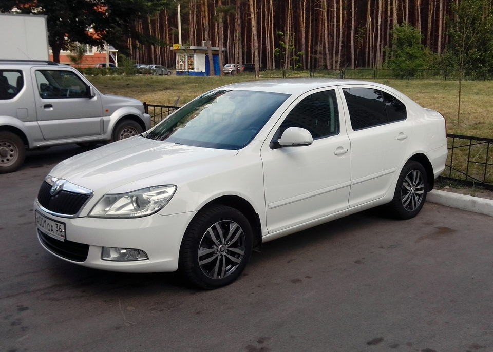 Skoda octavia 2012 1.6. Skoda Octavia 2012 1.8.