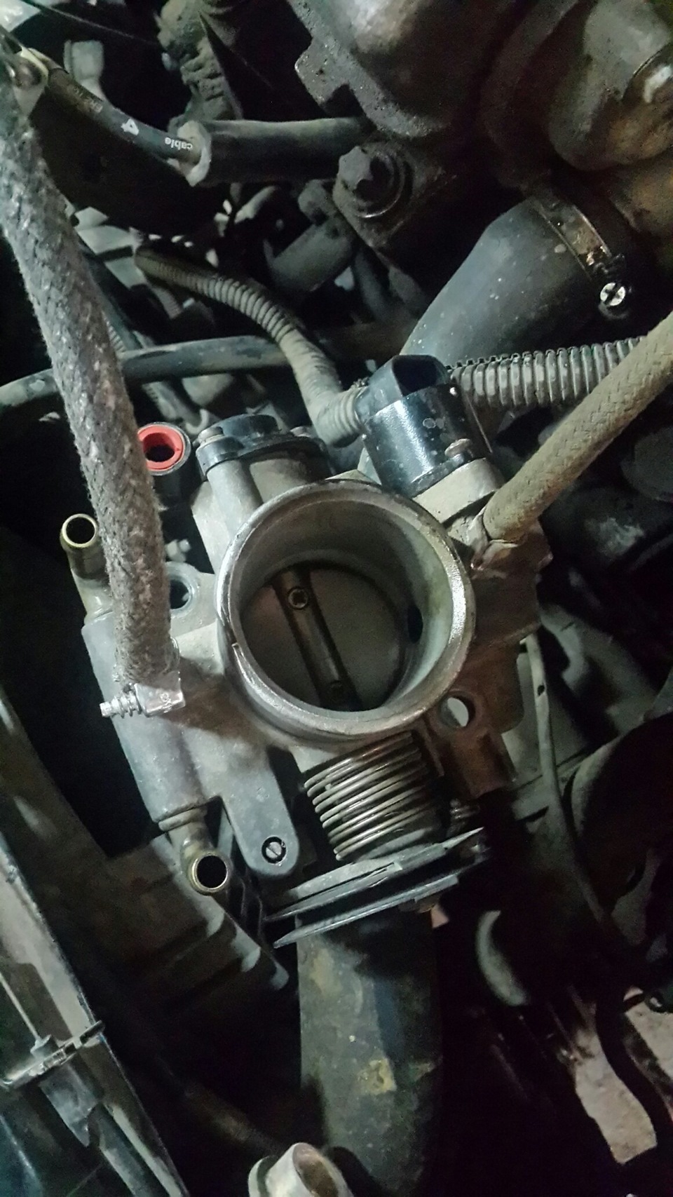 Замена сетки маслоотделителя — Lada 2114, 1,6 л, 2007 года | визит на ...