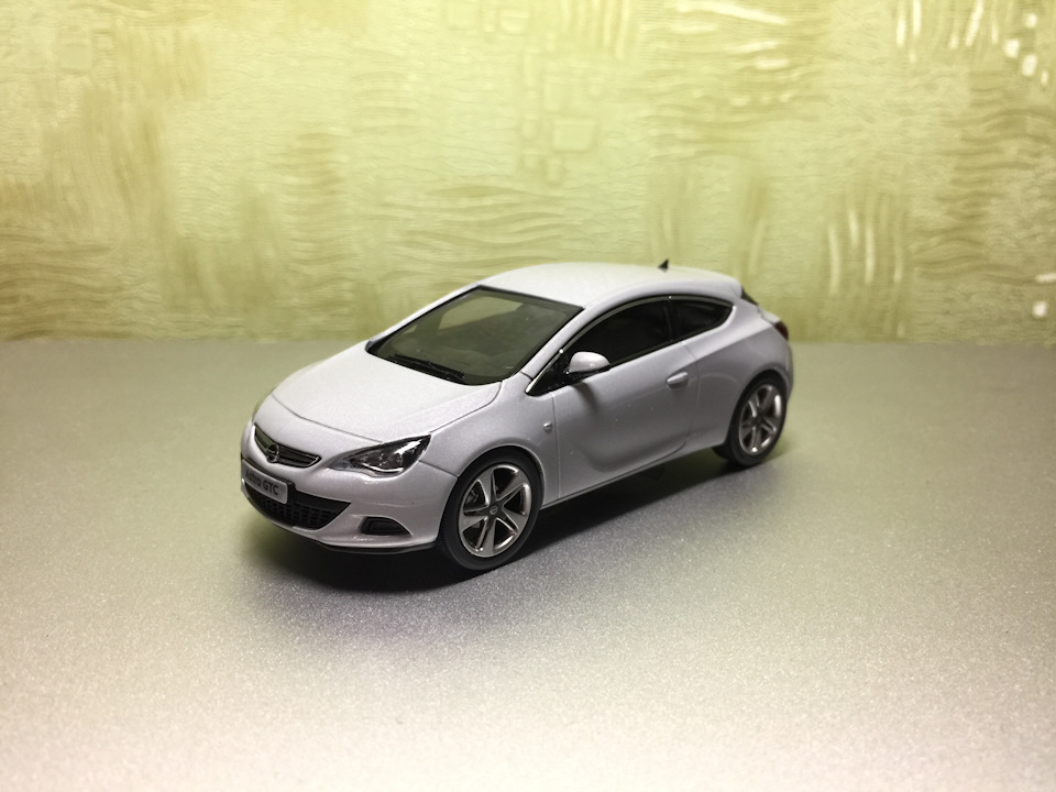 Opel Astra GTC игрушка