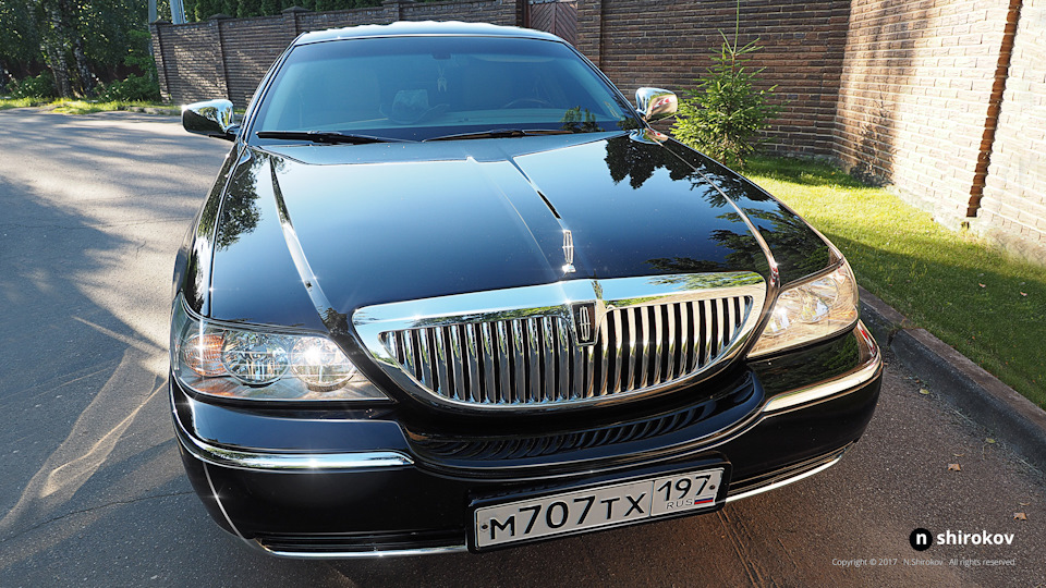 Lincoln town car 1992. Смотреть фото Lincoln town car 1992. Смотреть картинку Lincoln town car 1992. Картинка про Lincoln town car 1992. Фото Lincoln town car 1992