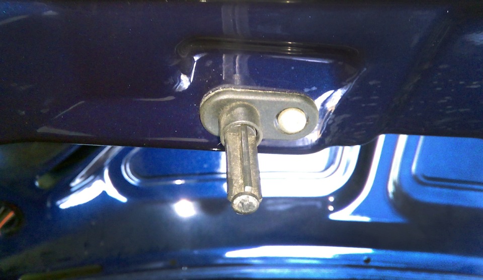 Концевик крышки багажника — Opel Vectra B, 1,6 л, 1997 года ...