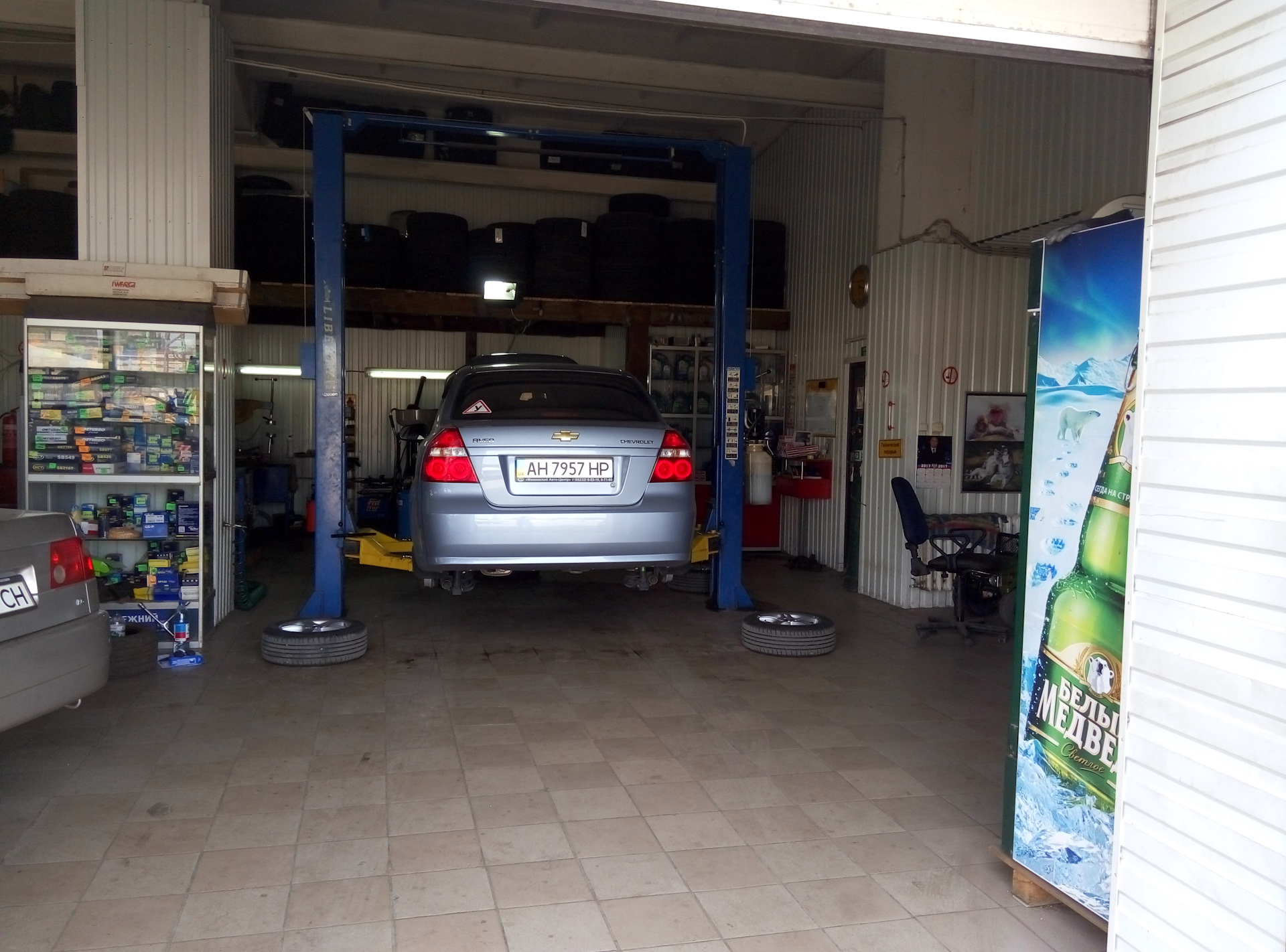 Замена тормозной, жидкости гура и передних колодок. — Chevrolet Aveo ...