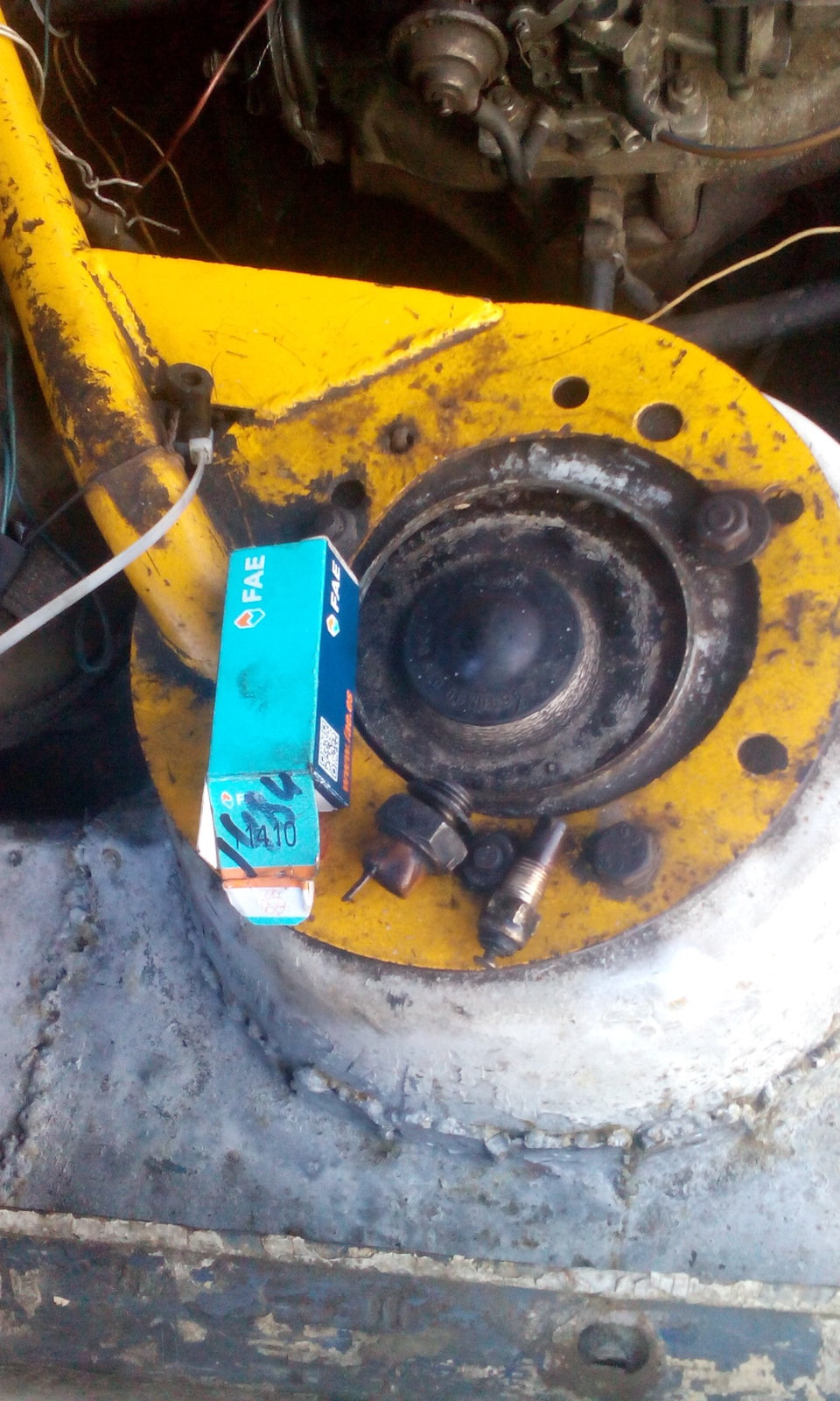 Уходит масло замена датчиков — Opel Rekord E, 2 л, 1984 года | своими ...