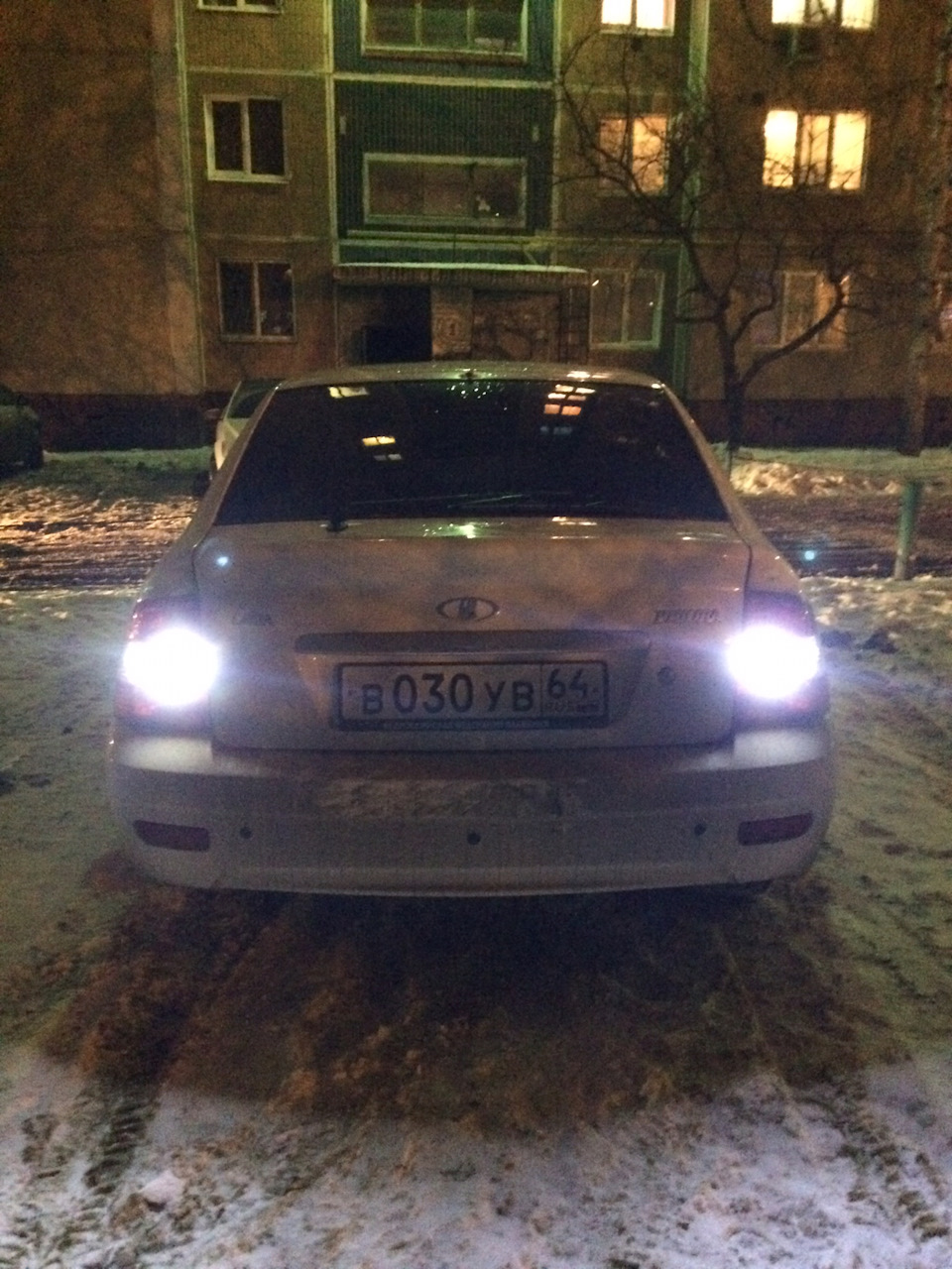 Светодиоды в задний ход — Lada Приора хэтчбек, 1,6 л, 2012 года ...