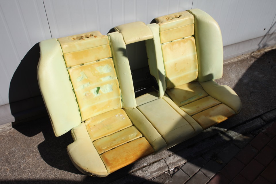 Продолжаем собирать раздельный диван — BMW 7 series (E32), 4 л, 1993 ...