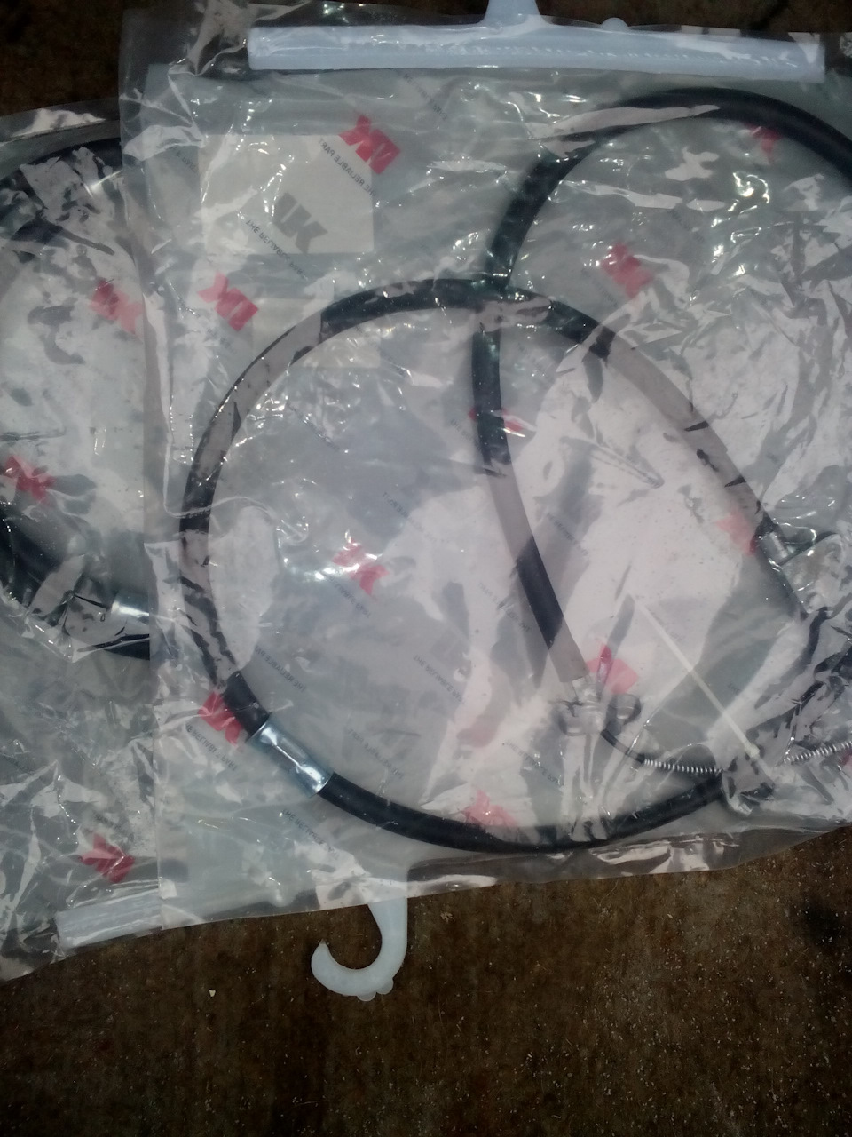 Замена тросиков ручника — Toyota Carina (7G), 1,8 л, 1998 года | своими ...