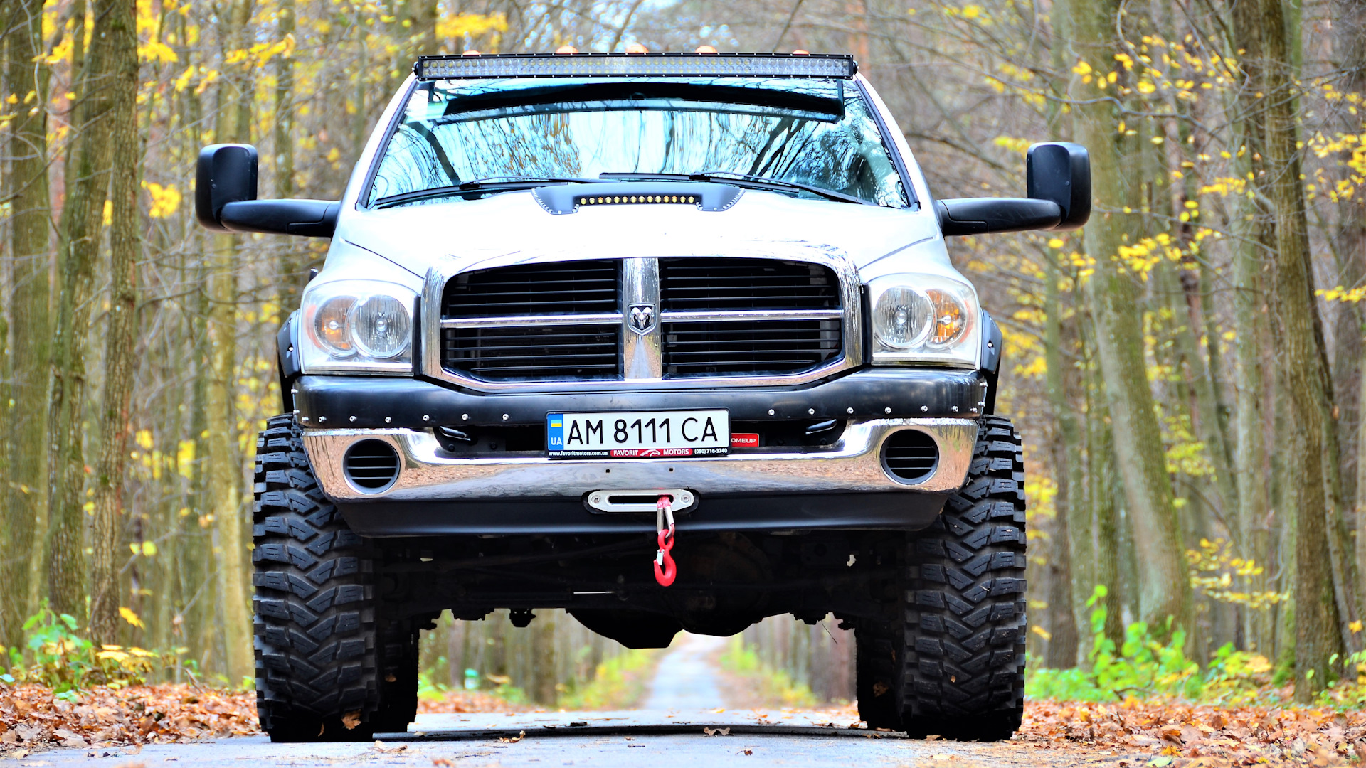 Почему внедорожник. Dodge Ram 8500. Dodge Ram 2500 Offroad. Dodge Ram 2500 5.7. Dodge Ram оффроуд.