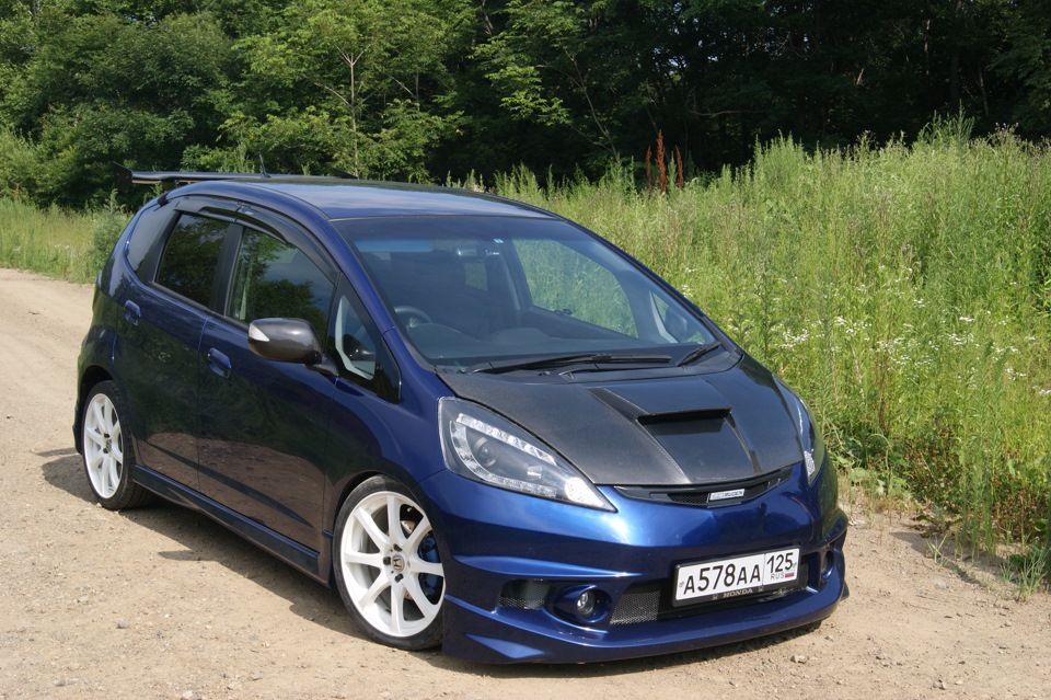 Фит владивосток. Honda Fit 1.5. Honda Fit RS 2009. Honda Fit 2 RS. Хонда фит 2005 1.5.