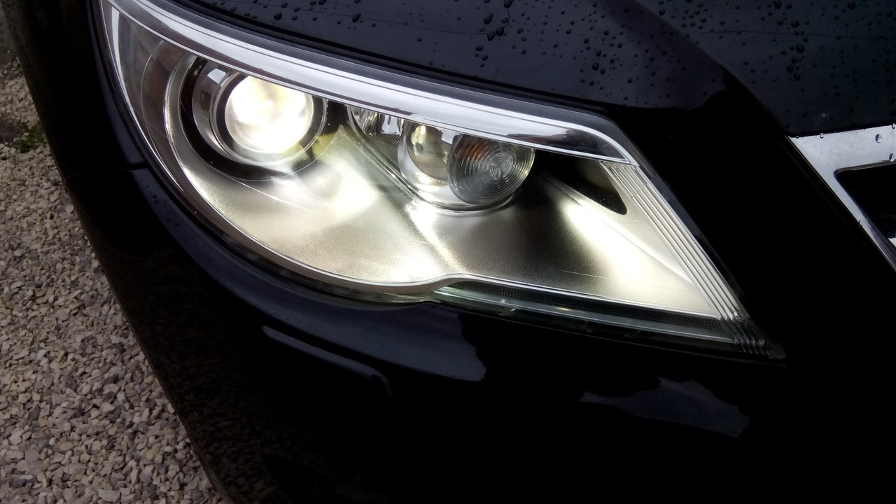 Линзы тигуан 1. Тигуан 1 рестайлинг. Разобранная фара тигуан. Линзы тигуан 1. Фольксваген тигуан 2010 замена линз.