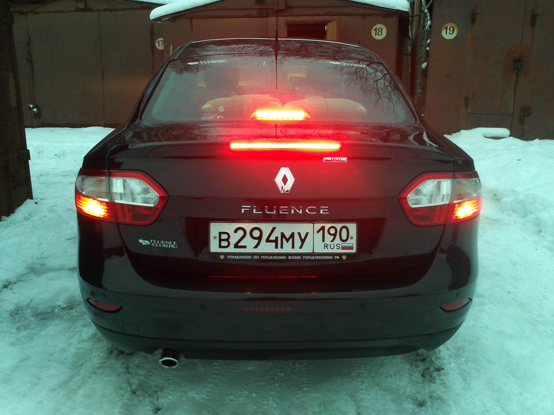 Спойлер на крышку багажника — Renault Fluence, 1,6 л, 2010 года | тюнинг |  DRIVE2