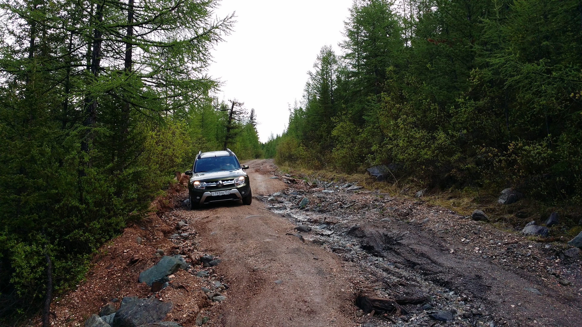 Горный Алтай. Акташ-Рудник киновари(ртуть)-ретранслятор(2913 м) — Renault  Duster (1G), 2 л, 2015 года | фотография | DRIVE2