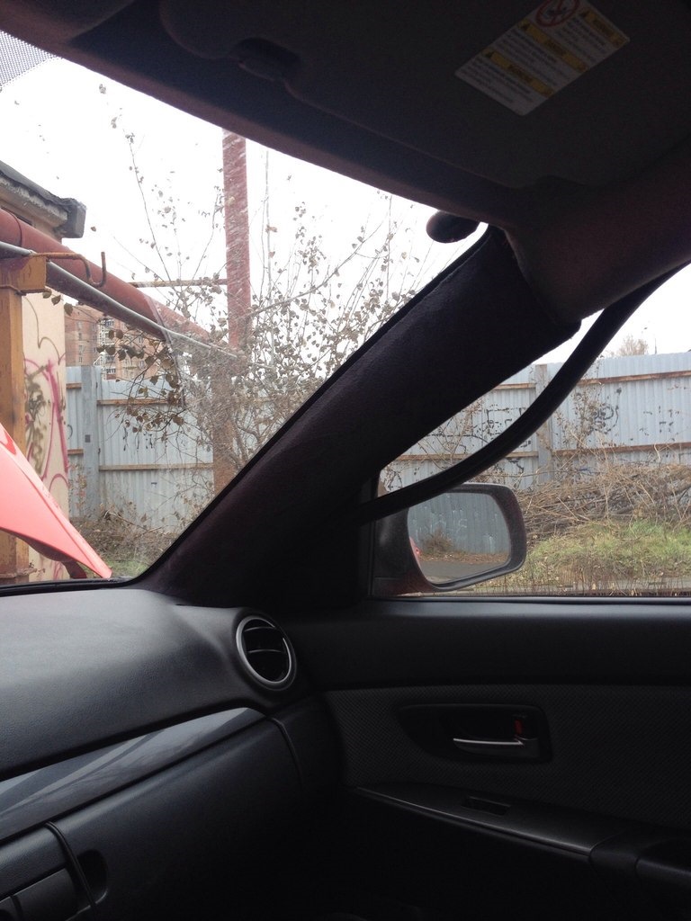 оклейка стоек алькантарой на клейкой основе — Mazda 3 (1G) BK, 2 л ...