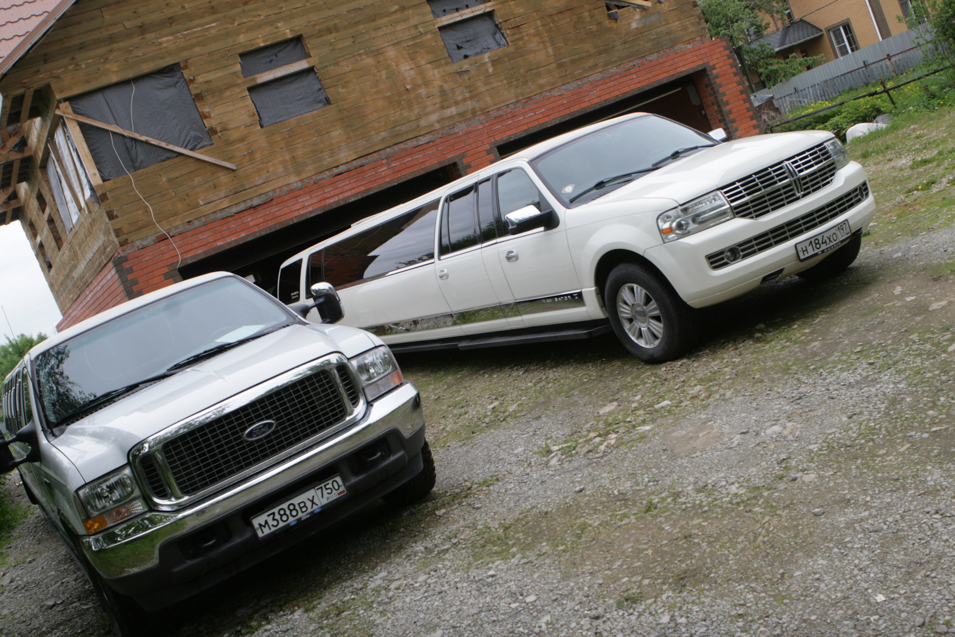 Ford Excursion u137