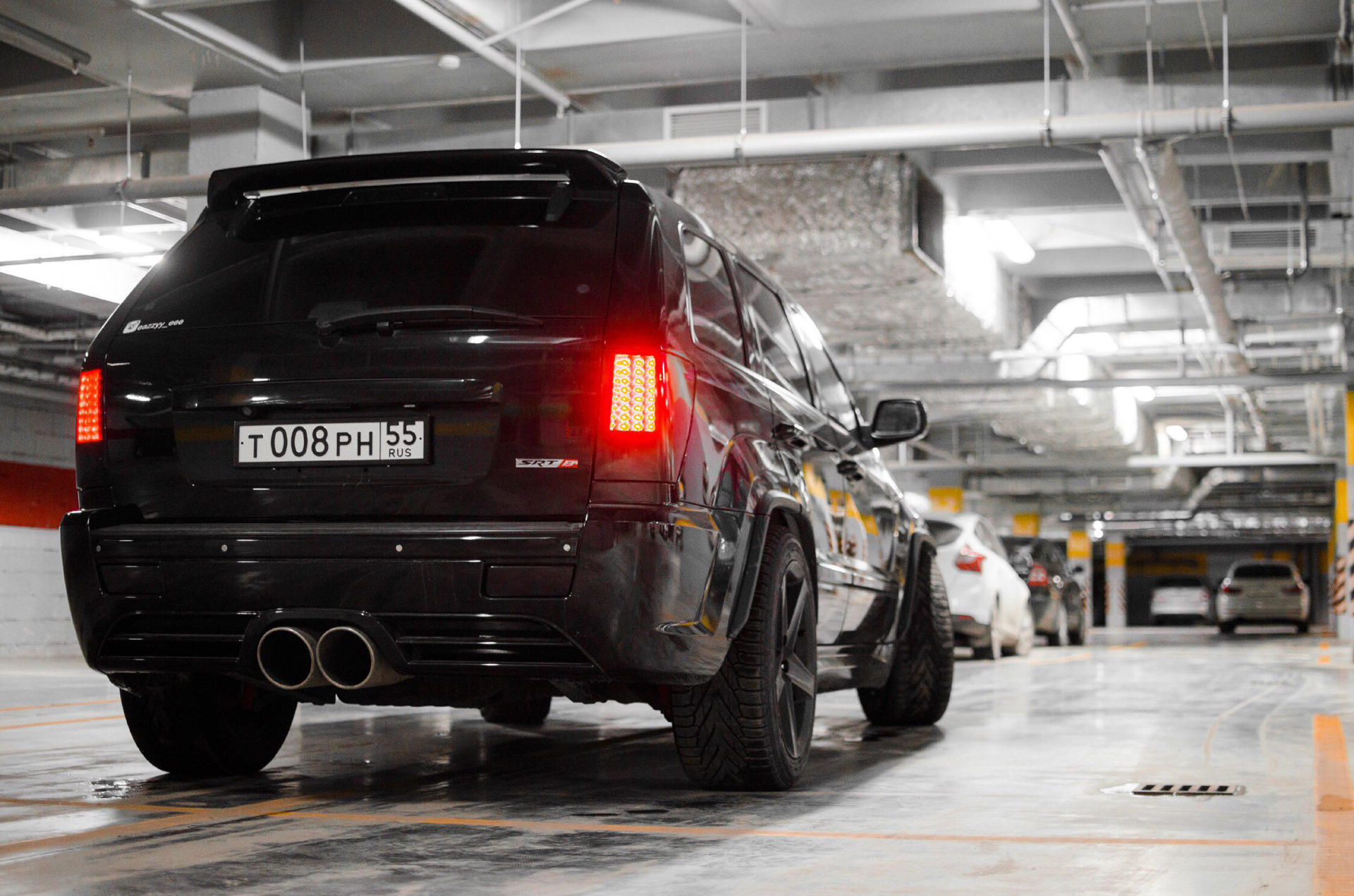 Jeep Grand Cherokee srt8 черный