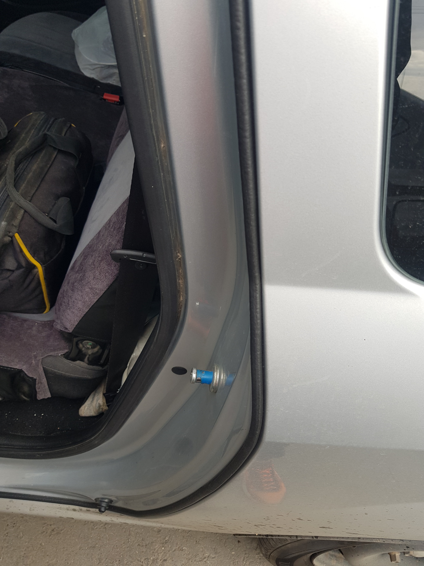 Попытка уплотнить двери и новый рекорд в расходе — Lada Ларгус, 1,6 л ...