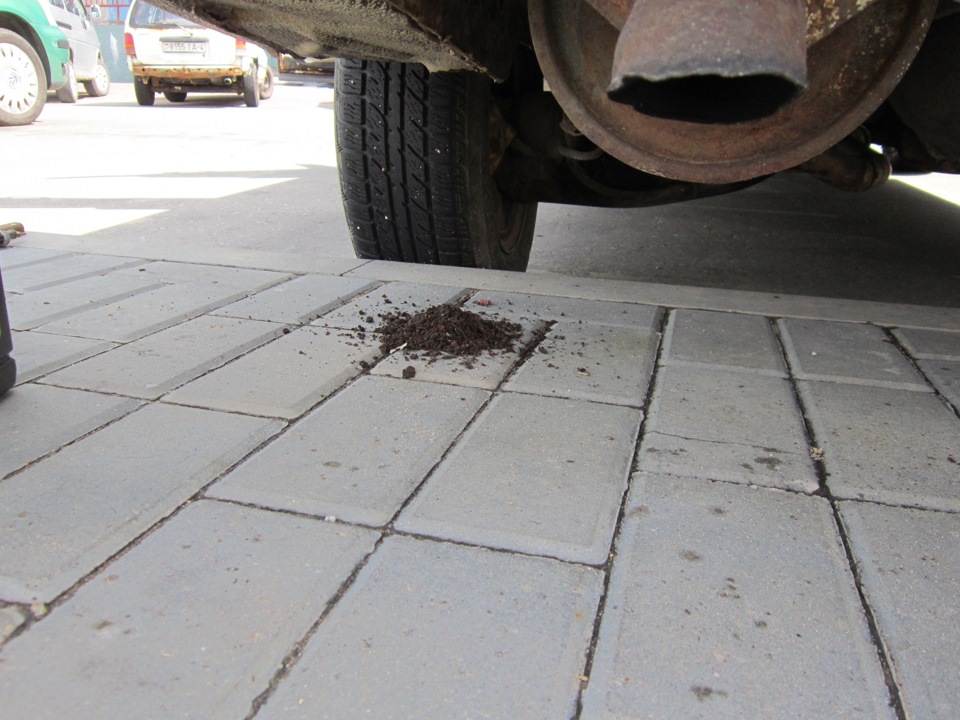 Долой сырость в багажнике и …полку в топку. ( в процессе) или старик ...