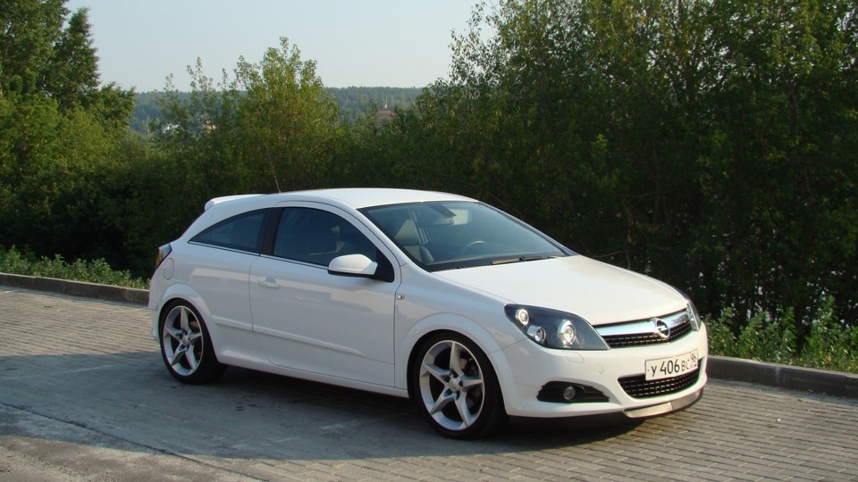 Opel Astra GTC 2008 на дисках