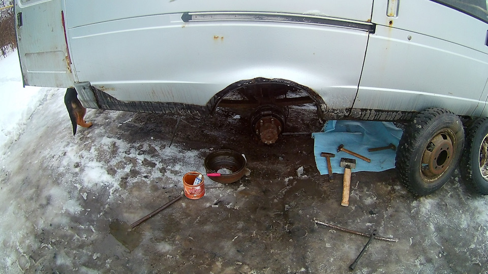 Ремонт тормозов. Замена колодок и манжет на тормозном цилиндре — ГАЗ ...