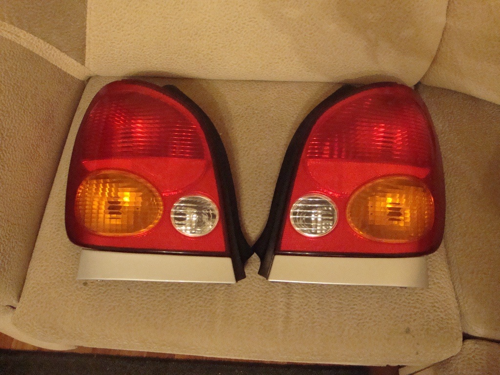 Tinted taillights - Toyota Corolla Spacio 16L 1998