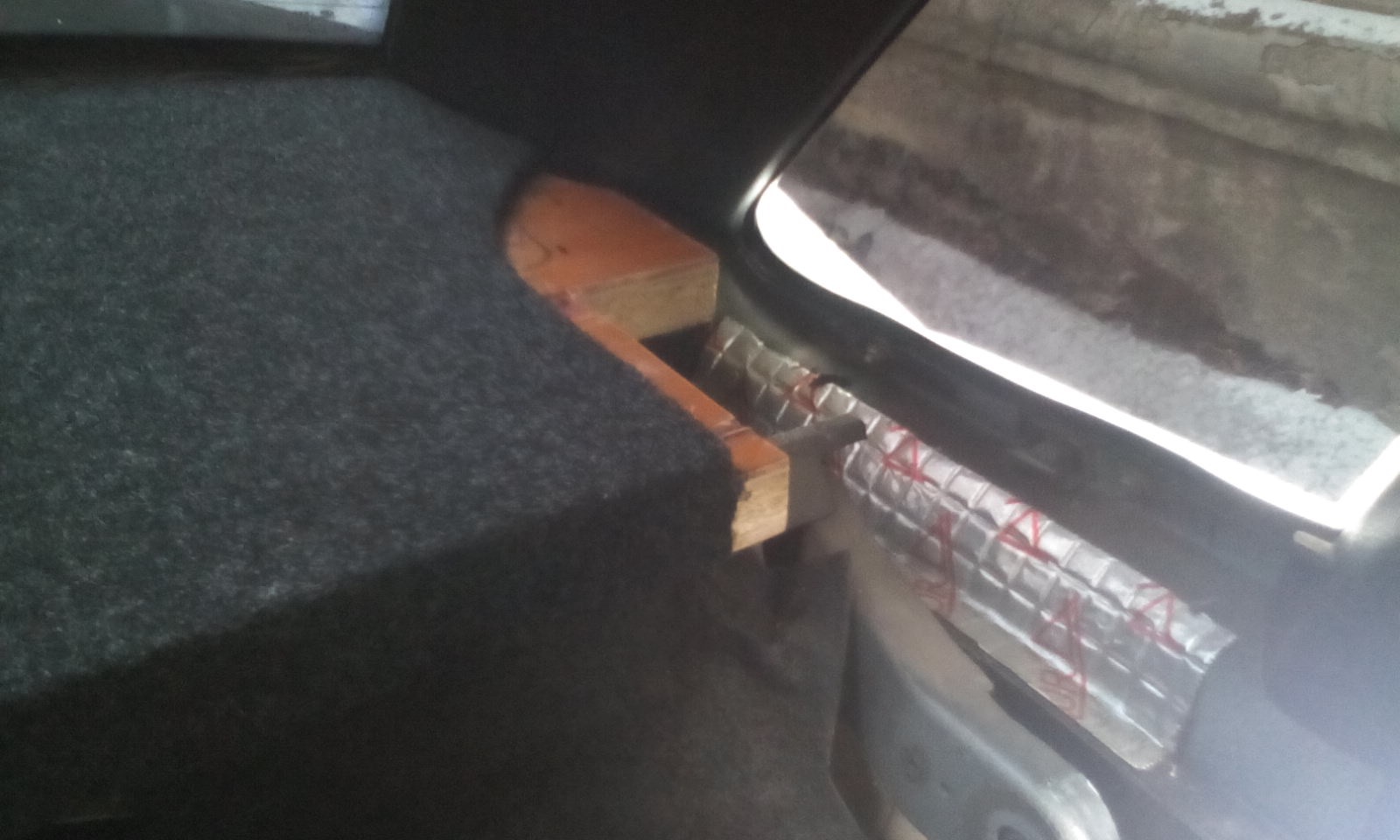 Фри-Эйр: установка полки — Volkswagen Passat B3, 1,6 л, 1989 года ...