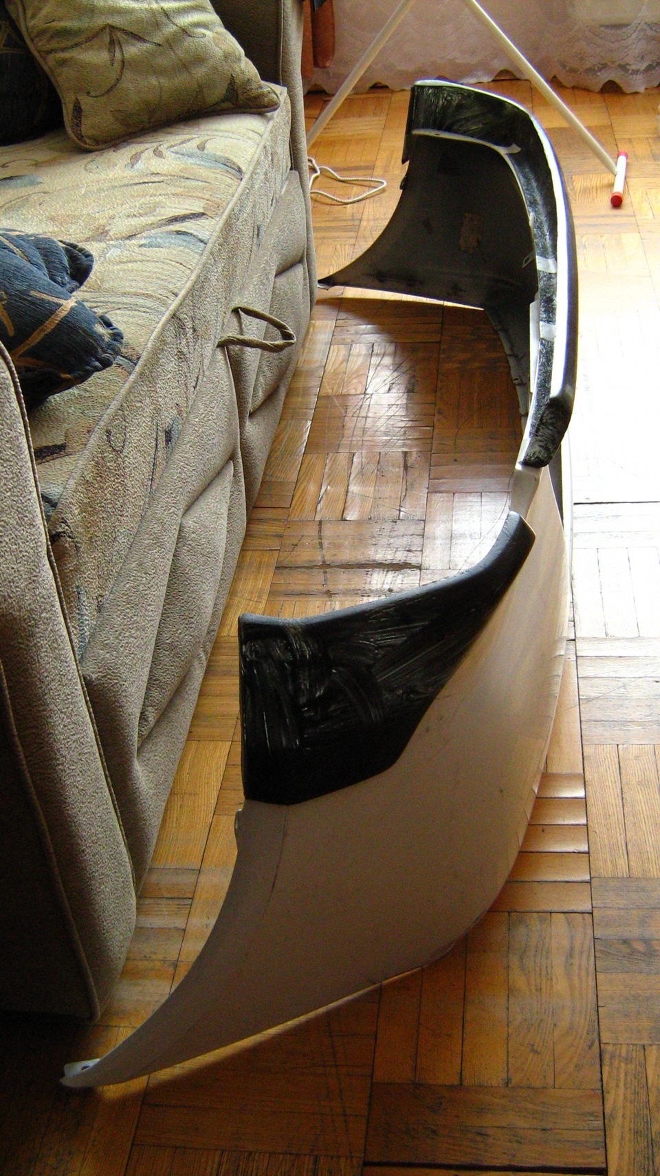 Фиксируем скотчем с одной стороны — Mitsubishi Colt V