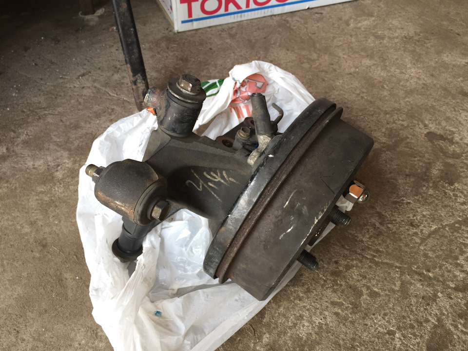 Замена кривой ступицы, новые задние стойки Tokico — Toyota Carina (7G ...