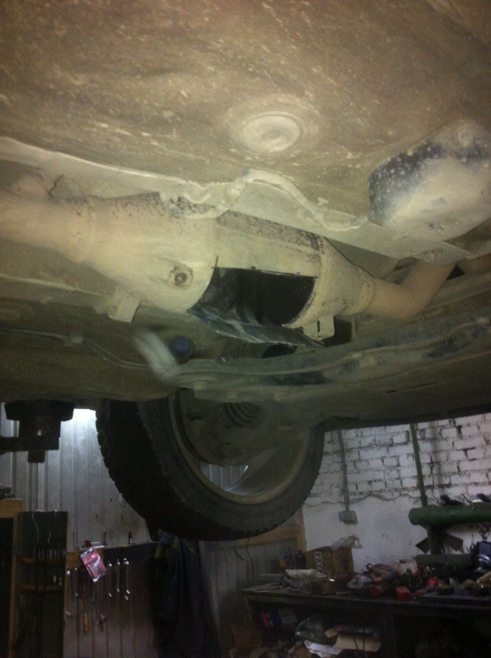 Вырезаем катализатор! — Volkswagen Golf Mk4, 1,4 л, 2001 года | своими ...