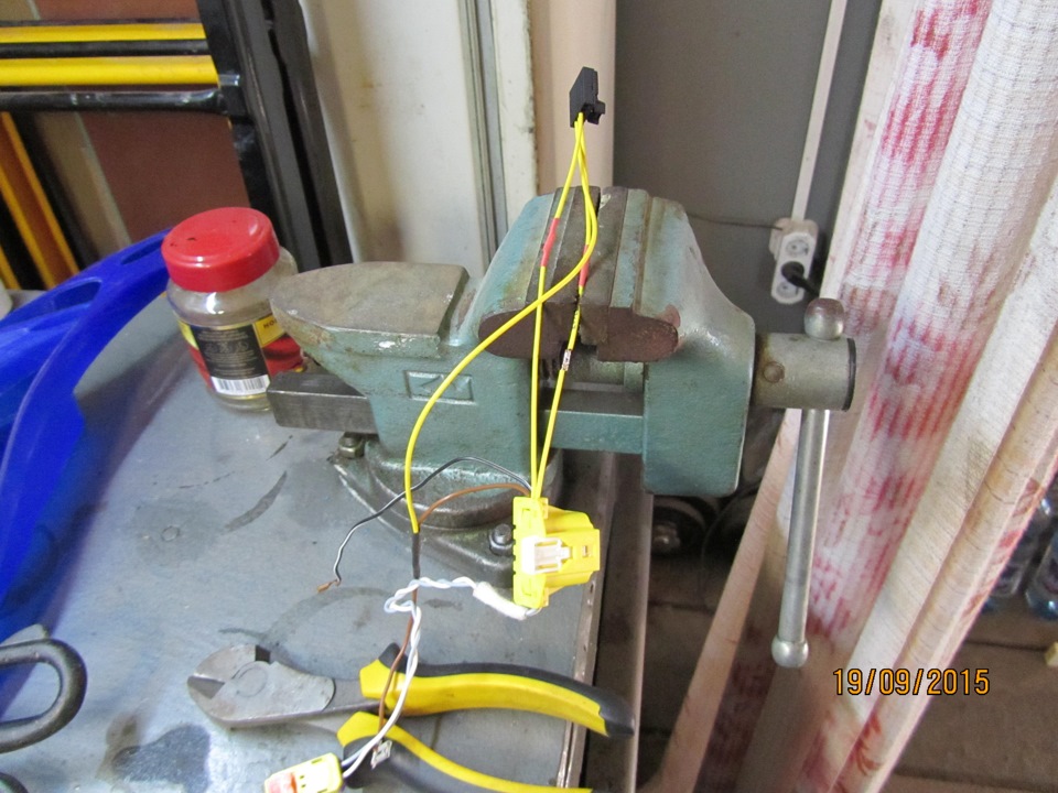 Глаза боятся, а руки делают, осталось смотать все ВАГовской изолентой. — Skoda Octavia A7 Mk3