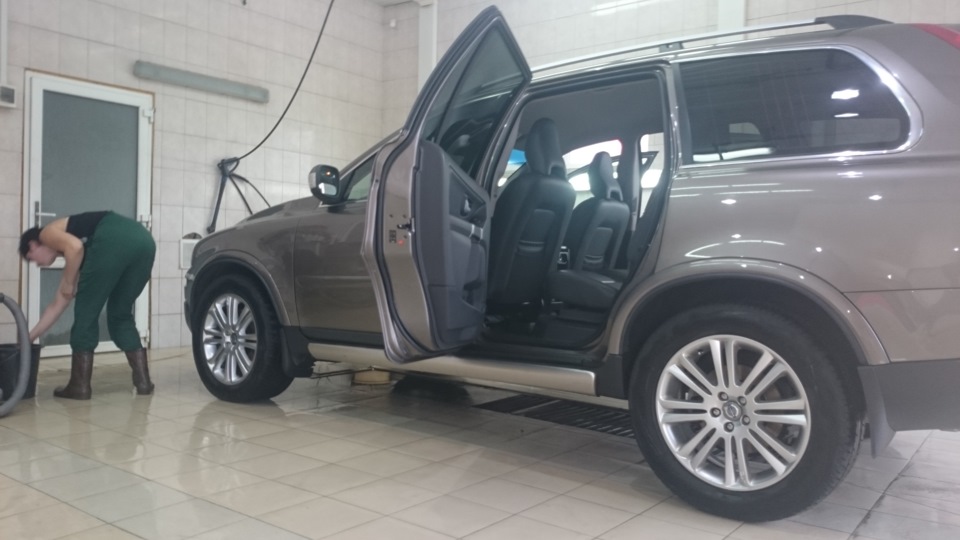 Комплексная мойка с химчисткой по кругу после моря — Volvo XC90 (1G), 2 ...