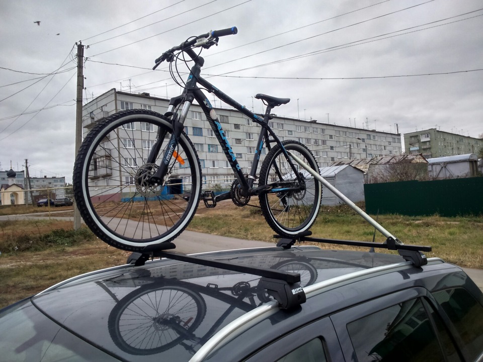 Багажник для транспортировки велосипедов с креплением на фаркопе