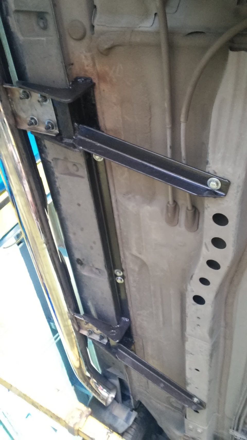 Установка порожков — Honda CR-V (RD4, RD5, RD6, RD7), 2 л, 2006 года ...